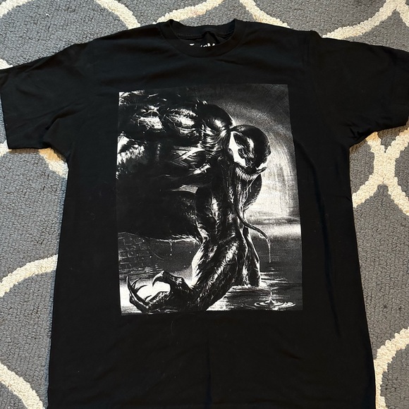Venom, Marvel T-shirt originally from Universal Studios - Picture 1 of 3